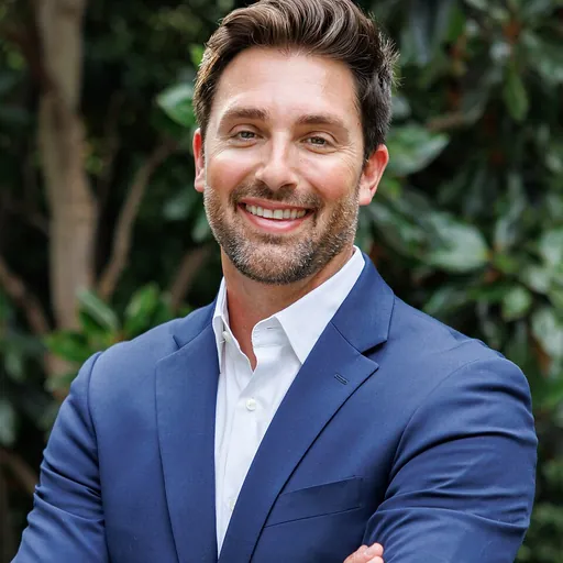 Portrait of Ian Calderon