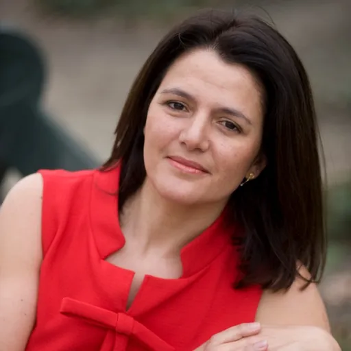 Portrait of Nahima Lanjri