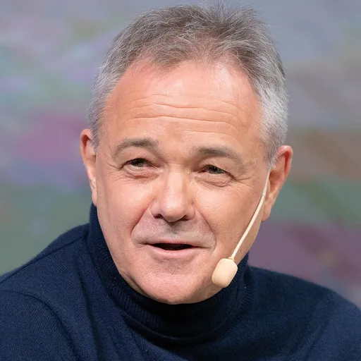 Portrait of Jeremy Farrar