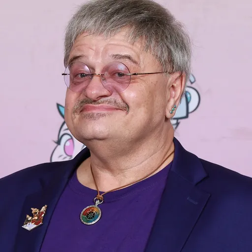 Portrait of Greg Baldwin
