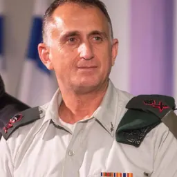 Portrait of Tamir Hayman