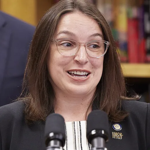 Portrait of Lindsey Williams