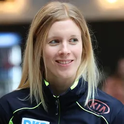 Portrait of Roxanne Dufter