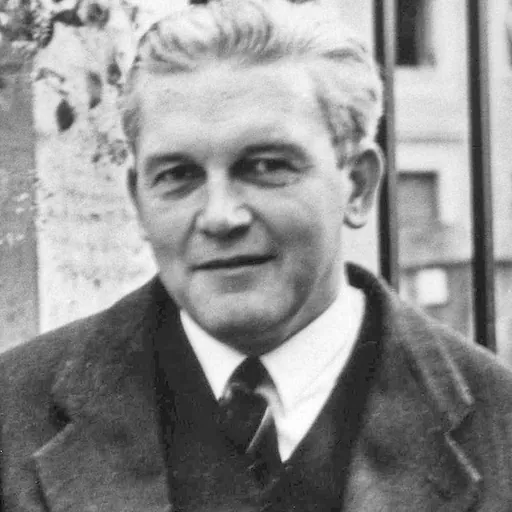Portrait of Erik Peterson