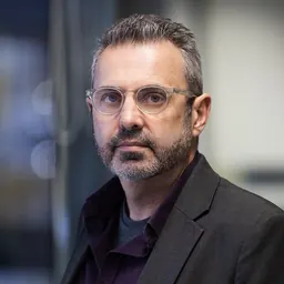 Portrait of Justin Smith