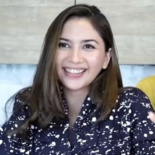 Portrait of Jessica Mila