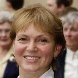 Portrait of Lesley Collier