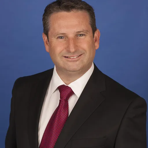 Portrait of Greg Warren