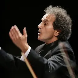 Portrait of Shardad Rohani