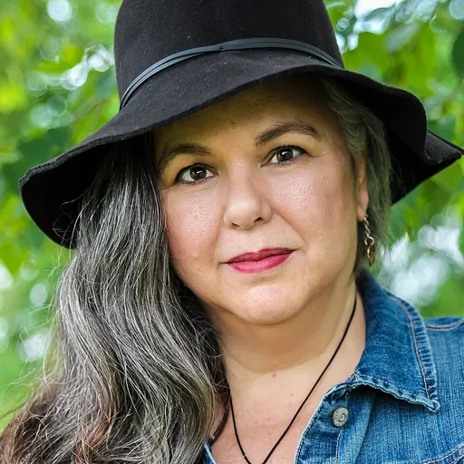 Portrait of Lynn Gehl