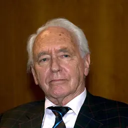 Portrait of Wolf Schneider