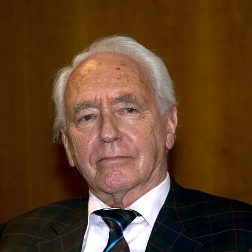 Portrait of Wolf Schneider