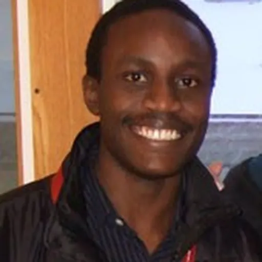 Portrait of Tolu Ogunlesi