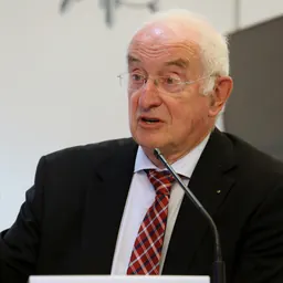 Portrait of Rolf Tophoven