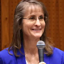 Portrait of Lisa Fink