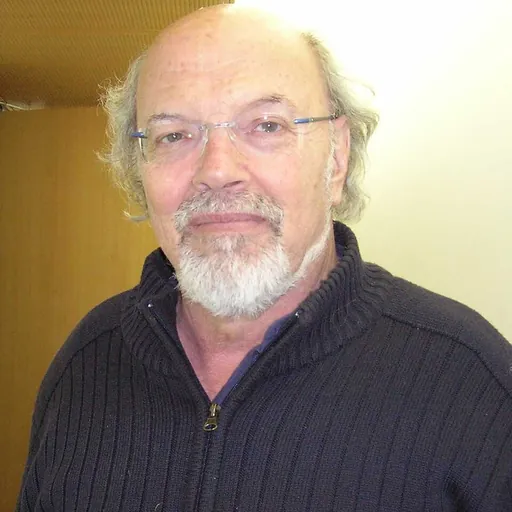 Portrait of Paul R. Mendes-Flohr