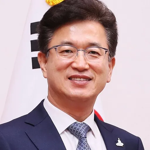 Portrait of Heo Tae-jeong