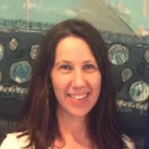 Portrait of Alison Gilliland