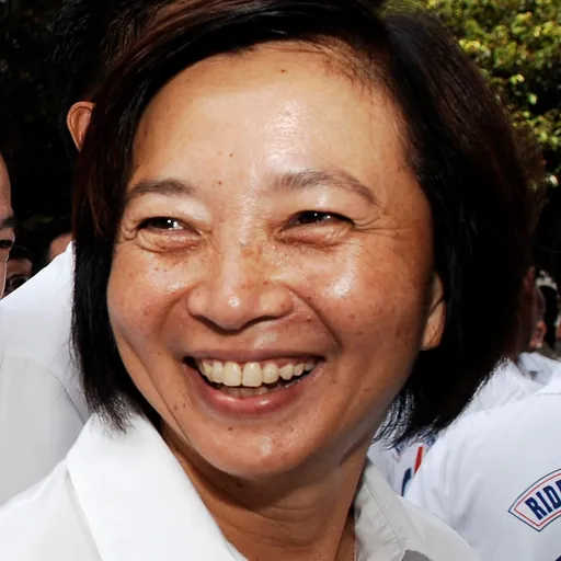 Portrait of Lee Bee Wah
