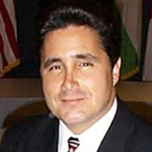 Portrait of Julio Robaina