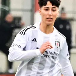 Portrait of Elif Keskin