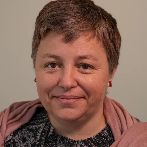 Portrait of Justine Toms