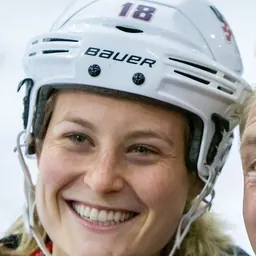 Portrait of Lyndsey Fry