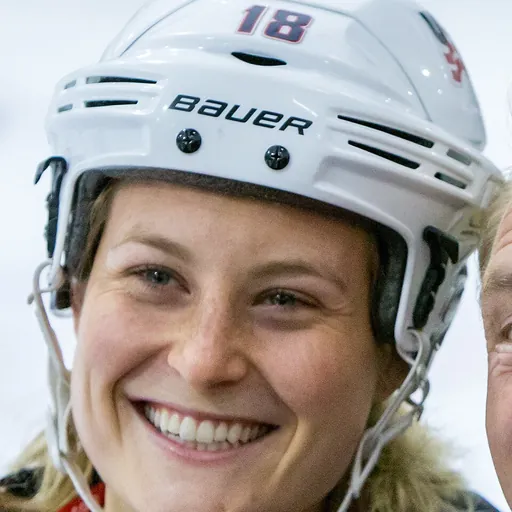 Portrait of Lyndsey Fry