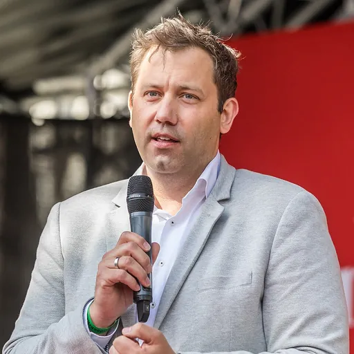 Portrait of Lars Klingbeil