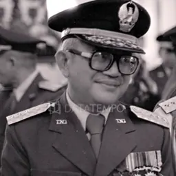 Portrait of Kharis Suhud