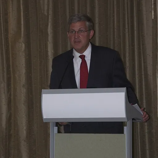 Portrait of Dave Roberts