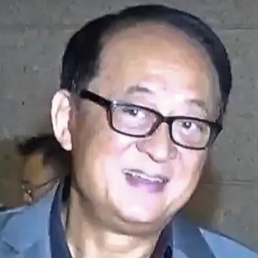 Portrait of Henry Fong