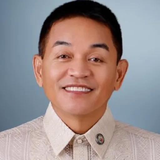 Portrait of Eric Olivarez