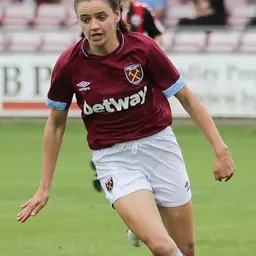 Portrait of Leanne Kiernan