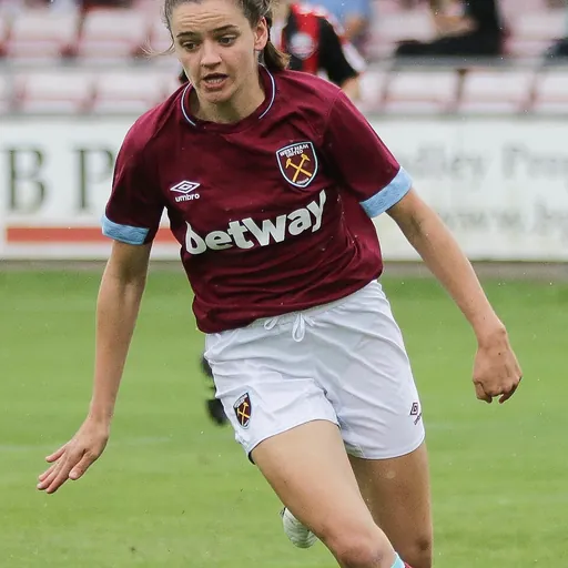 Portrait of Leanne Kiernan