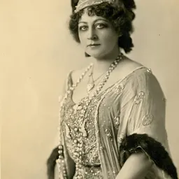 Portrait of Nella Bergen