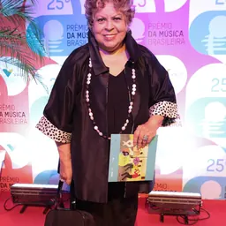 Portrait of Leny Andrade