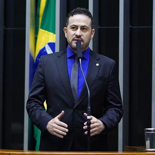 Portrait of Kiko Celeguim