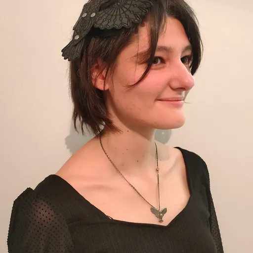 Portrait of Sarah Léon