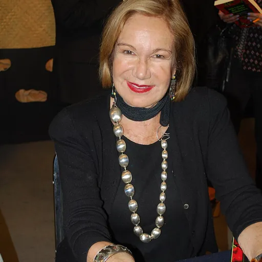 Portrait of Guadalupe Loaeza
