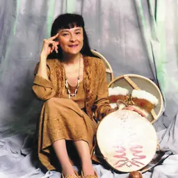 Portrait of Geneviève McKenzie-Sioui