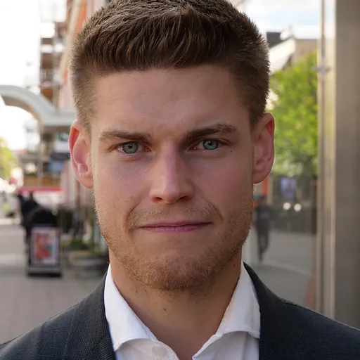 Portrait of Oliver Rosengren