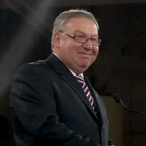 Portrait of Darrell Dexter