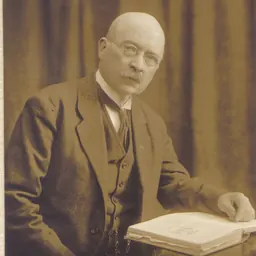 Portrait of Peadar Toner Mac Fhionnlaoich