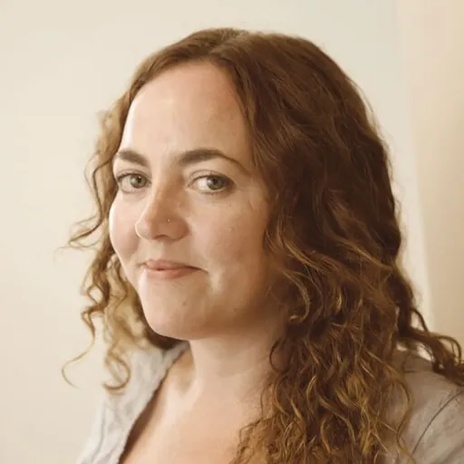 Portrait of Sara Bennett