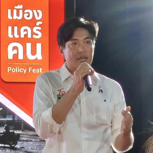 Portrait of Chaiwat Sathawornwichit