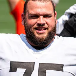 Portrait of Joel Bitonio