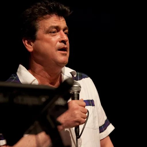 Portrait of Les McKeown