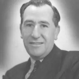 Portrait of Les Haylen