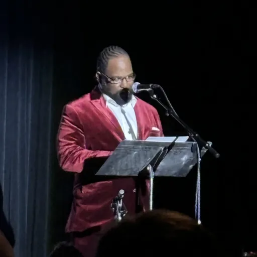 Portrait of Earlonne Woods